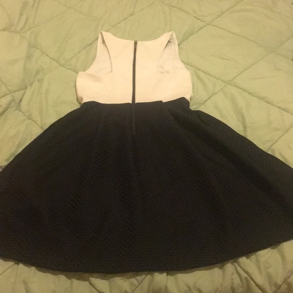 Black and white Aqua dress size 4 - Picture 4 of 4